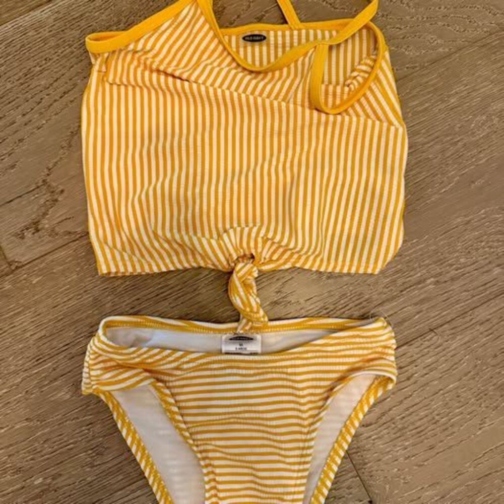 Girls 2 Piece Swimsuit Yellow Striped Bikini Old Navy Size 5T 💛